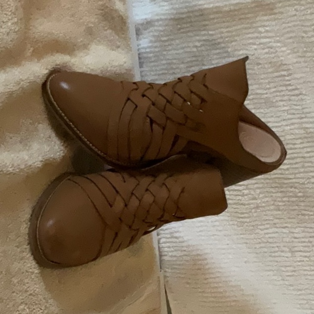Seychelles slide on mule, color tan